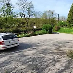 B&B 13 Bees