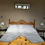 B&B 13 Bees 3*