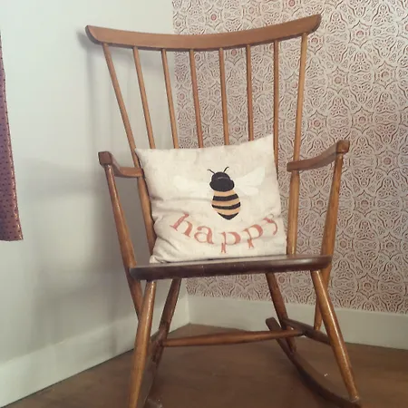13 Bees Confolens