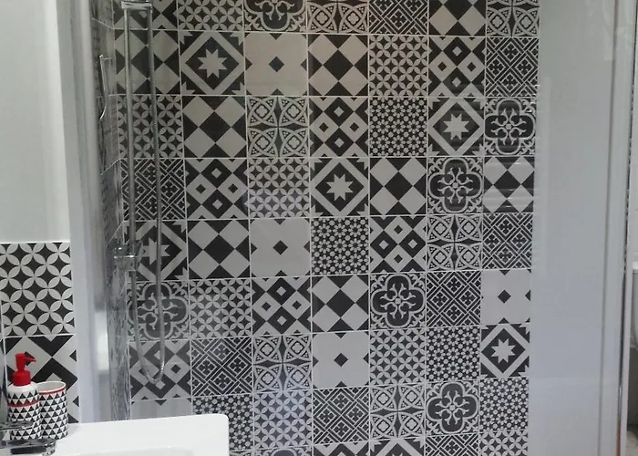 13 Bees 3* Confolens