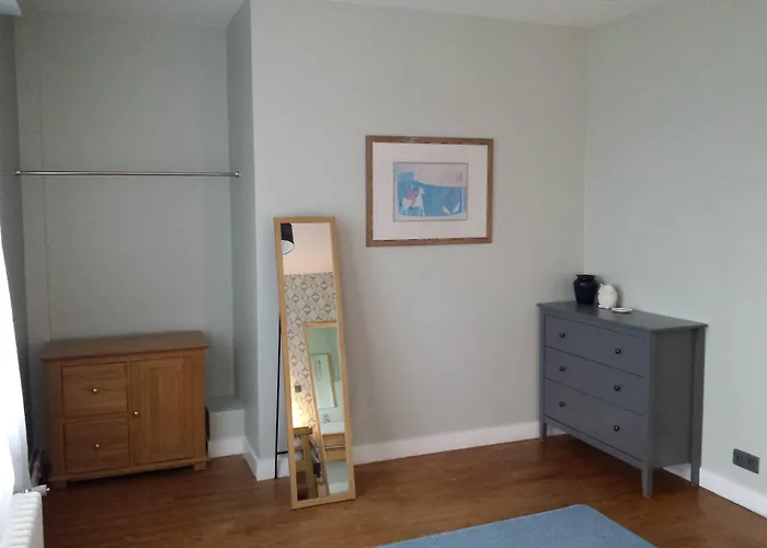 13 Bees Bed & Breakfast