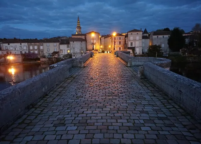 13 Bees 3* Confolens