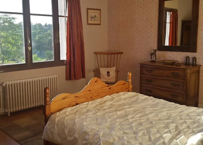 13 Bees 3* Confolens