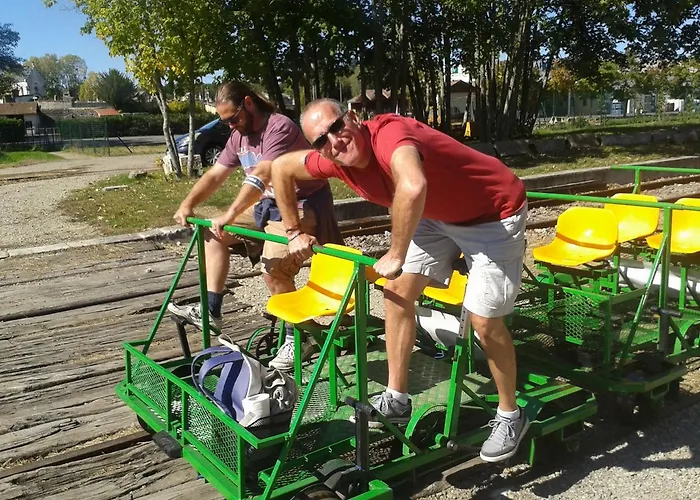 Bed & Breakfast 13 Bees 3*